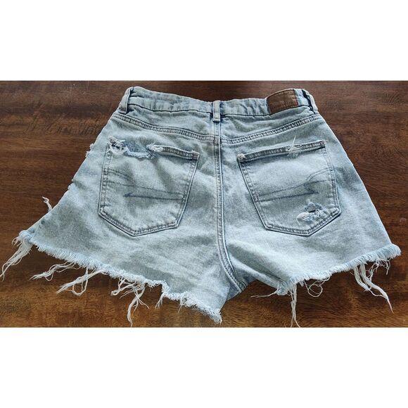 American Eagle Strigid jean shorts frayed distressed Size 4 light wash asymmetri - Picture 8 of 16